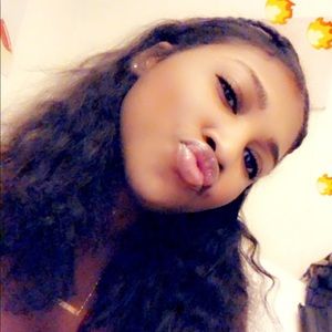Meet your Posher, Sabria